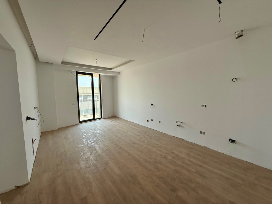 Tirane, shitet apartament 3+1+Aneks+Ballkon Kati 7, 139 m² 320.000 € (mine peza)