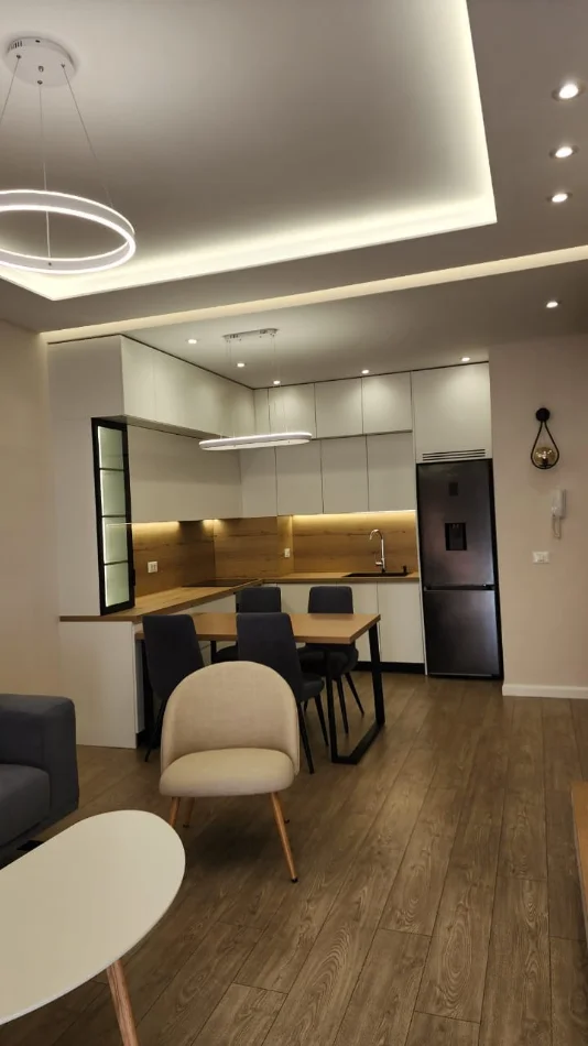 Tirane, jepet me qera apartament 1+1+Ballkon Kati 5, 80 m² 850 € (Kompleksi olimpik)