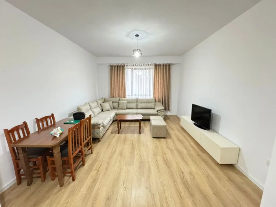 Tirane, jepet me qera apartament 1+1+Aneks+Ballkon Kati 3, 60 m² 430 € (ASTIR)