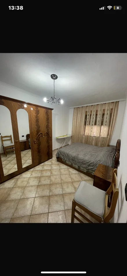 Tirane, jepet me qera apartament 2+1 Kati 2, 90 m² 550 € 