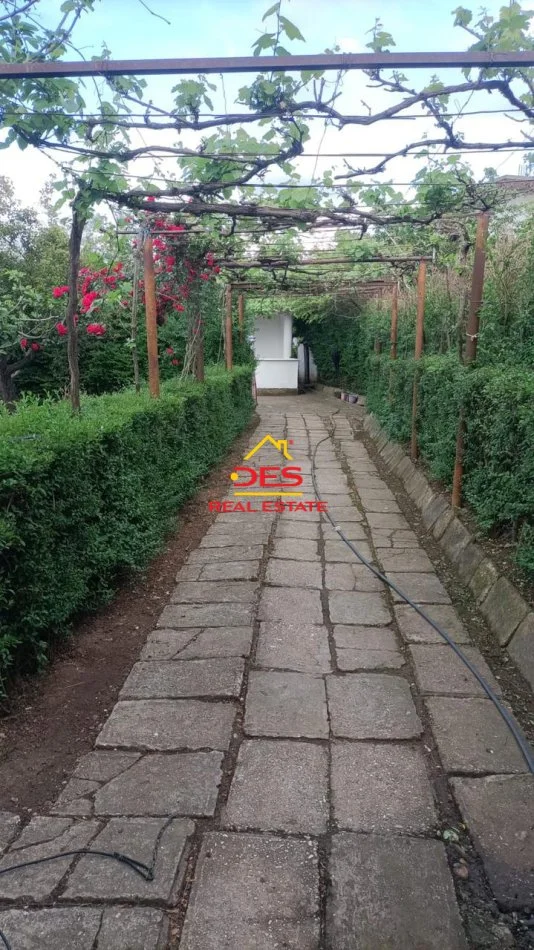 Vlore, shitet shtepi 2+1+Ballkon Kati 0, 100 m² 38.000 € (Rruga Bashkimi , Lubonjë)