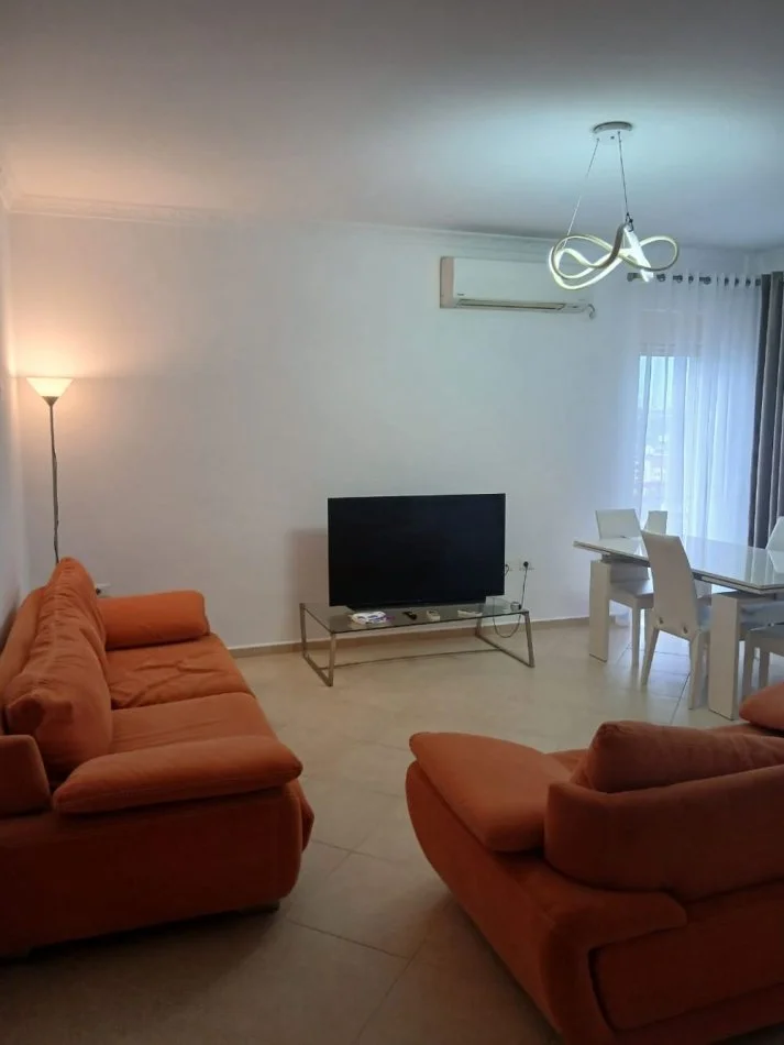 Tirane, jepet me qera apartament 2+1 Kati 4, 1.000 € 