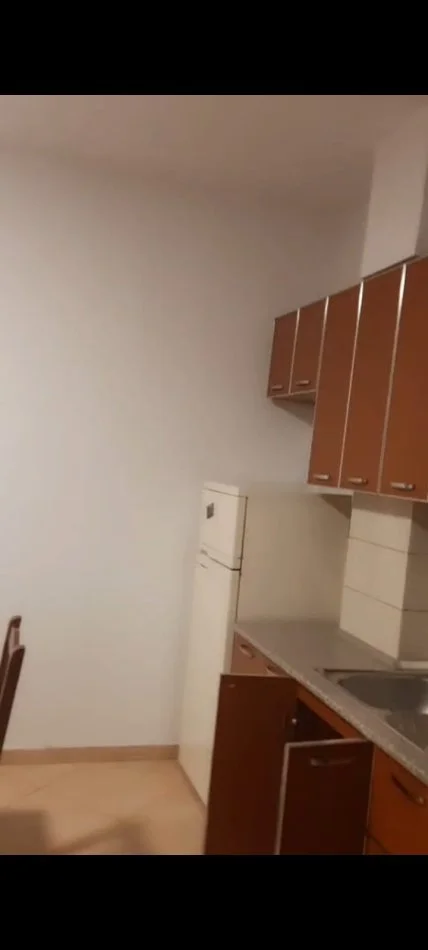 Tirane, jepet me qera apartament 1+1 Kati 2, 60 m² 400 € 