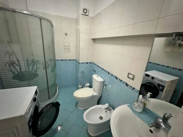 Tirane, jepet me qera apartament 1+1+BLK Kati 4, 80 m² 400 Euro (rrapo hekali)