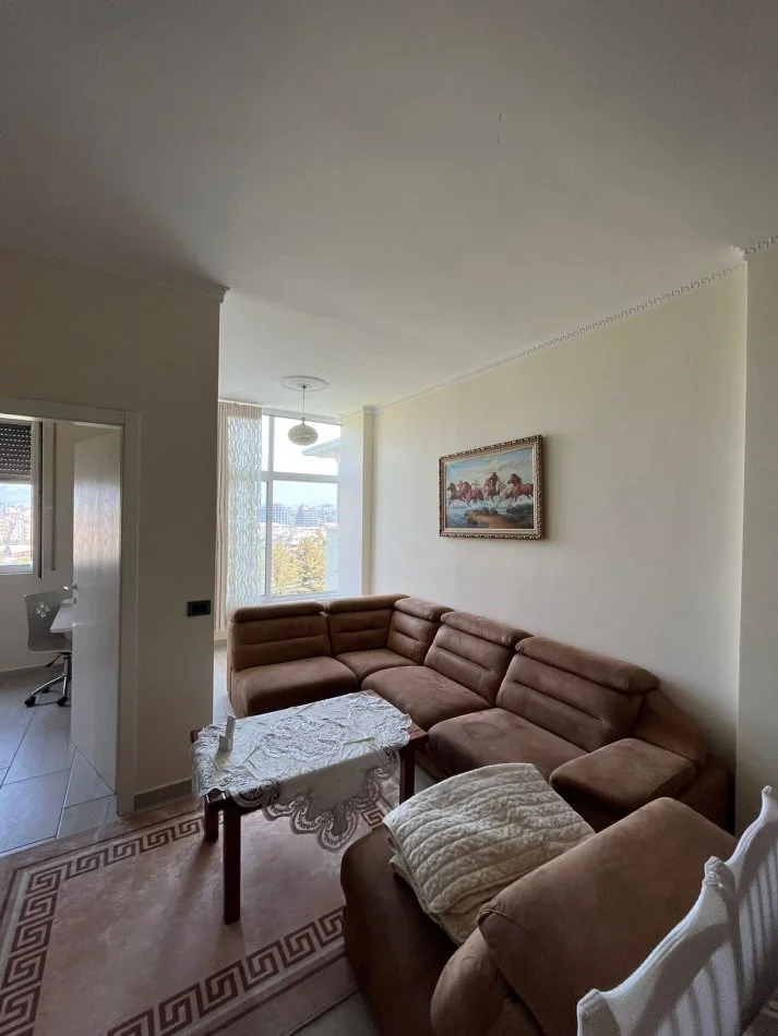 Tirane, jepet me qera apartament 2+1+Ballkon Kati 6, 85 m² 500 € (Kopeshti Botanik)