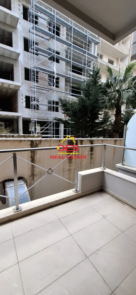 Vlore, jepet me qera apartament 2+1+Ballkon Kati 2, 80 m² 400 € (Rruga Aleksanër Moisiu)