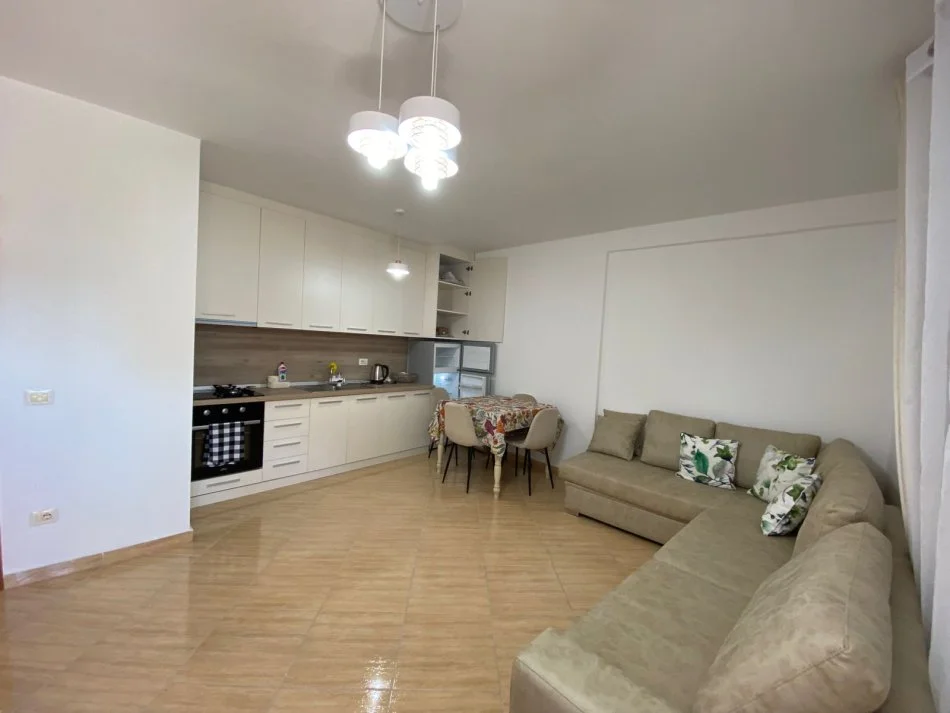 Durres, jepet me qera apartament 1+1+Ballkon Kati 5, 60 m² 500 € (STACIONI PARE PLAZH DURRES)