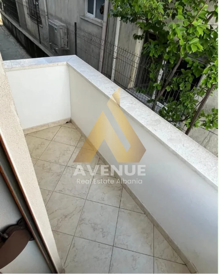 Tirane, jepet me qera Vile 2+1+Ballkon Kati 2, 100 m² 450 € (Rruga Sterio Spase)