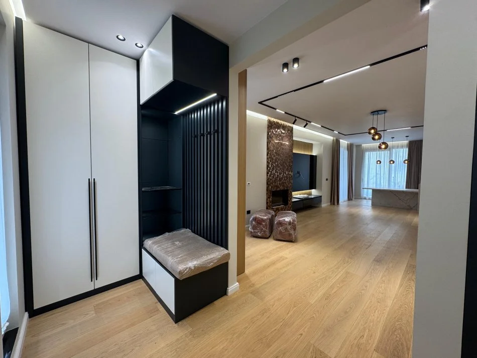 Tirane, jepet me qera Vile 3+1+Ballkon Kati 3, 300 m² 3.500 € (TEG)