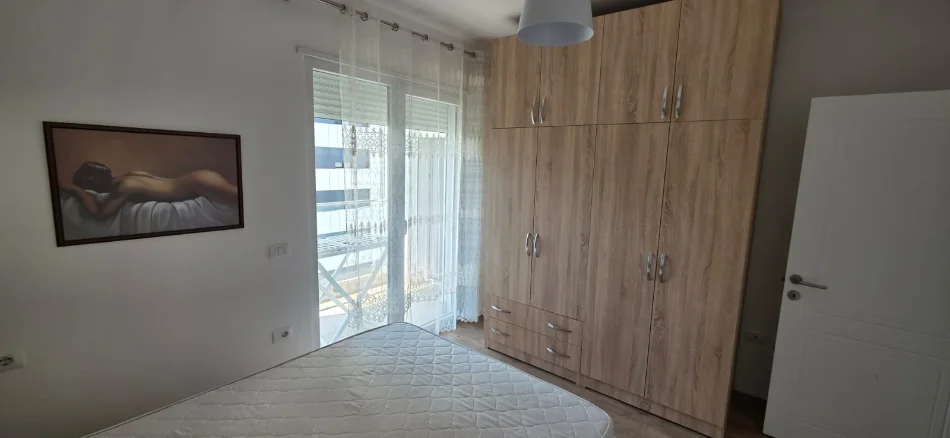 Tirane, jepet me qera apartament 1+1 Kati 3, 65 m² 550 € (Trio Towers Don Bosko)