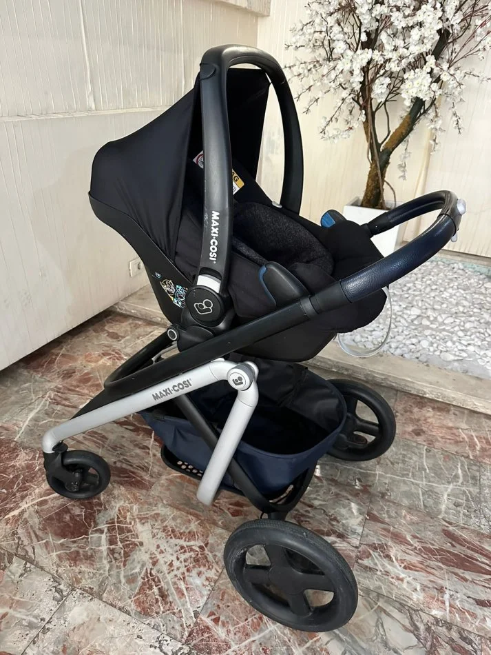 Tirane, Shes karroce Maxi Cosi Lila