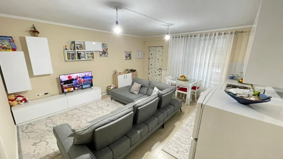 Tirane, jepet me qera apartament 1+1 Kati 1, 70 m² 450 € (rruga jordan misja)