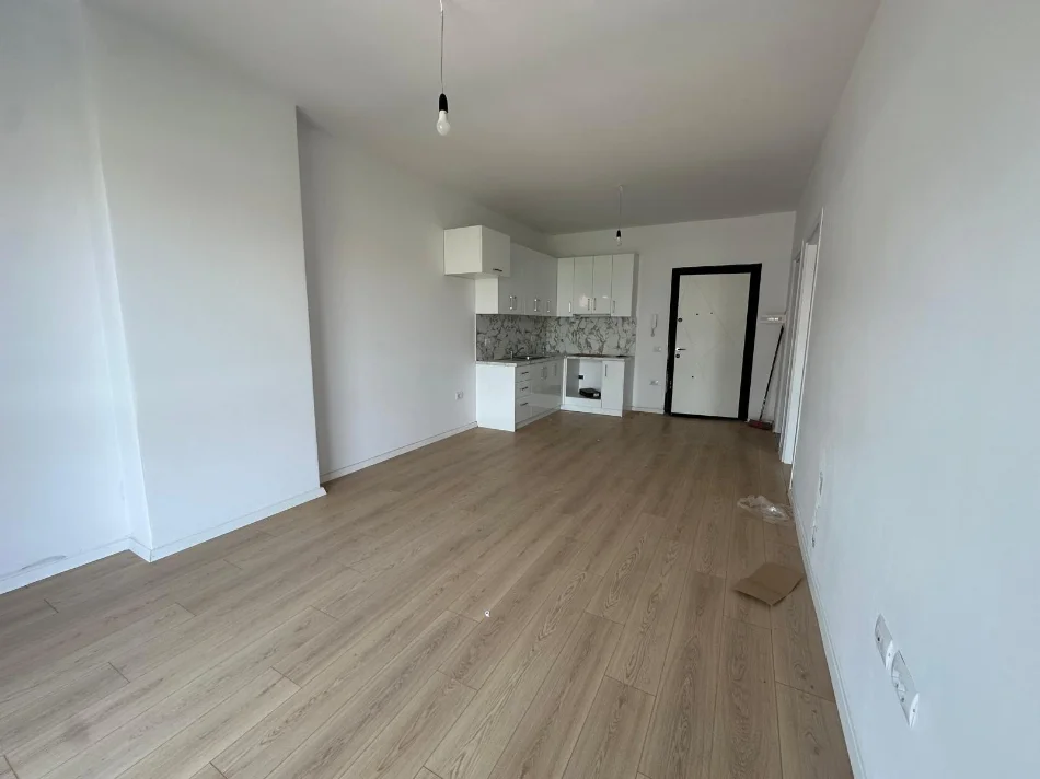 Tirane, jepet me qera apartament 1+1+Ballkon , 65 m² 200 € (Paskuqan)