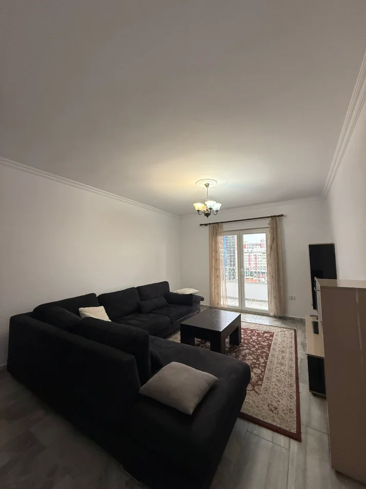 Tirane, jepet me qera apartament 2+1 Kati 6, 120 m² 550 € (laprake)