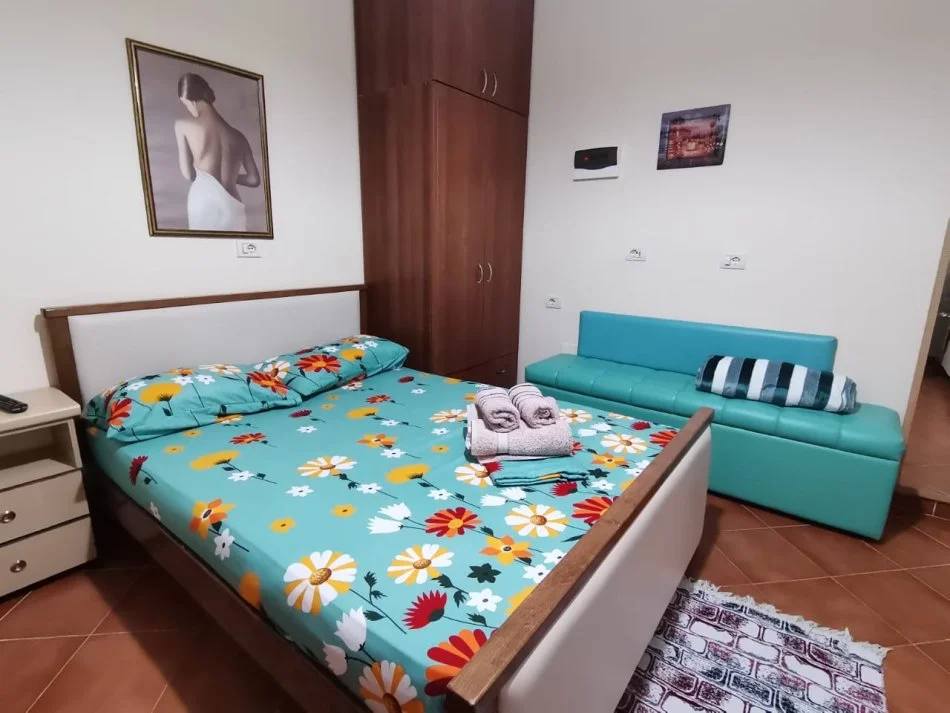 Tirane, jepet me qera garsonier Kati 1, 40 m² 350 € (5Maj)