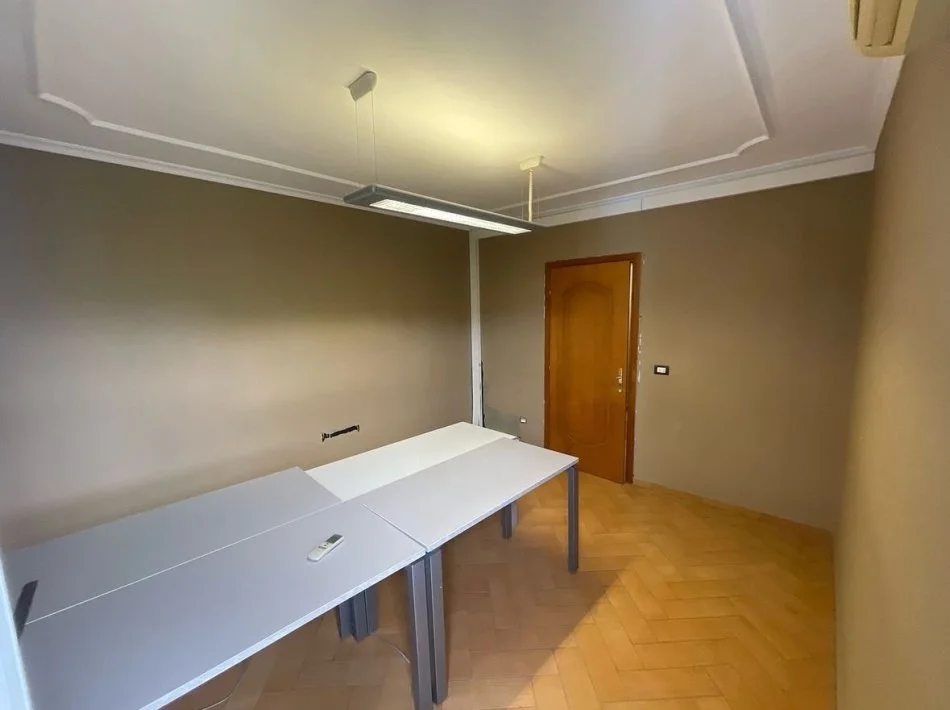 Tirane, jepet me qera zyre Kati 5, 146 m² 1.000 € (Bulevardin Gjergj Fishta, Ish Ekspozita)