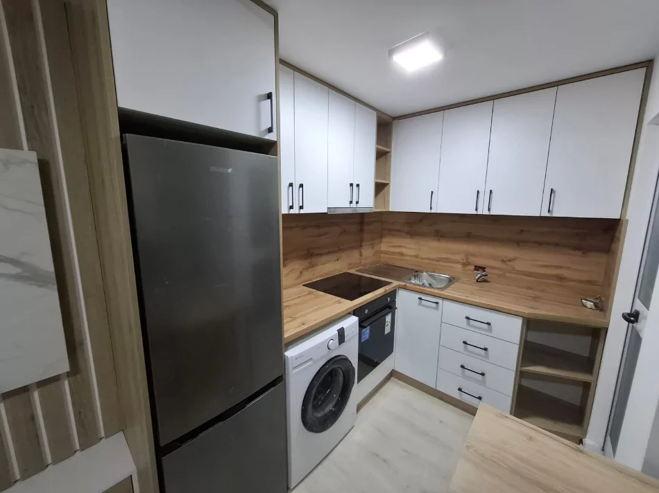 Tirane, jepet me qera apartament Studio Kati 0, 40 m² 400 € (21 dhjetori)