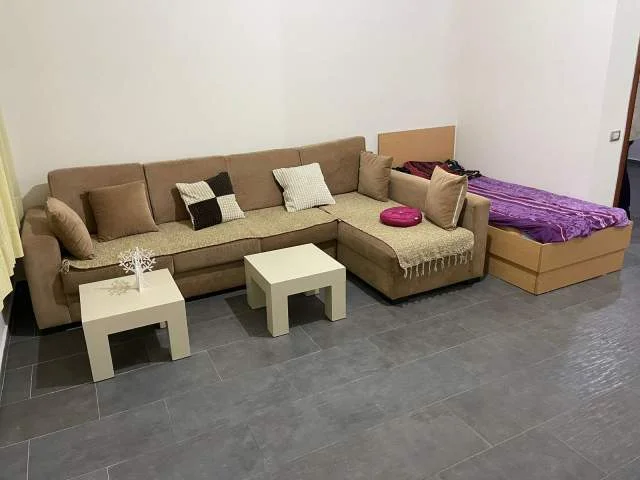 Tirane, jepet me qera apartament 1+1 Kati 1, 90 m² 40.000 Leke (Rruga Bill Klinton)