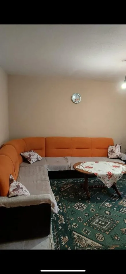Tirane, jepet me qera shtepi 2+1+Aneks+Ballkon Kati 1, 91 m² 350 € (Xhafize Keko)