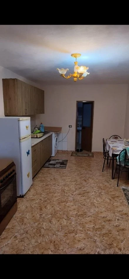 Tirane, jepet me qera shtepi 2+1+Aneks+Ballkon Kati 1, 91 m² 350 € (Xhafize Keko)