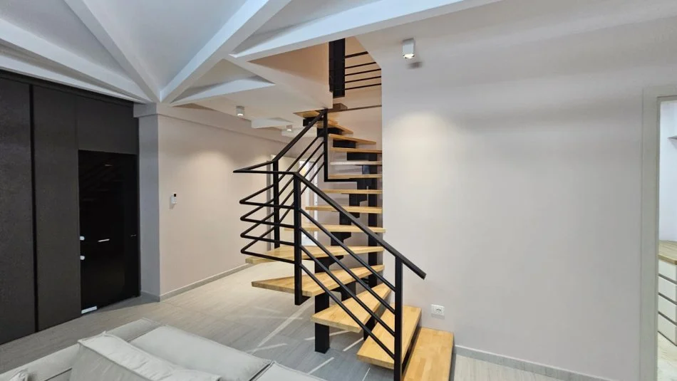 Tirane, jepet me qera apartament Dublex Kati 3, 153 m² 950 € 