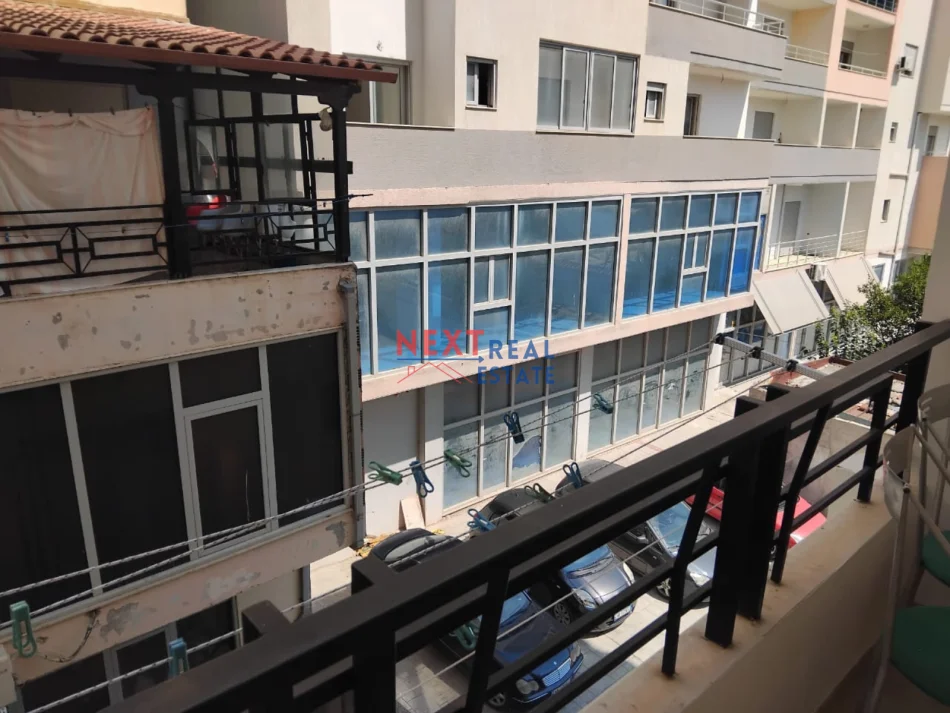 Vlore, jepet me qera apartament 2+1+Ballkon Kati 3, 70 m² 500 € (GJYKATA E RRETHIT GJYQESOR VLORE)