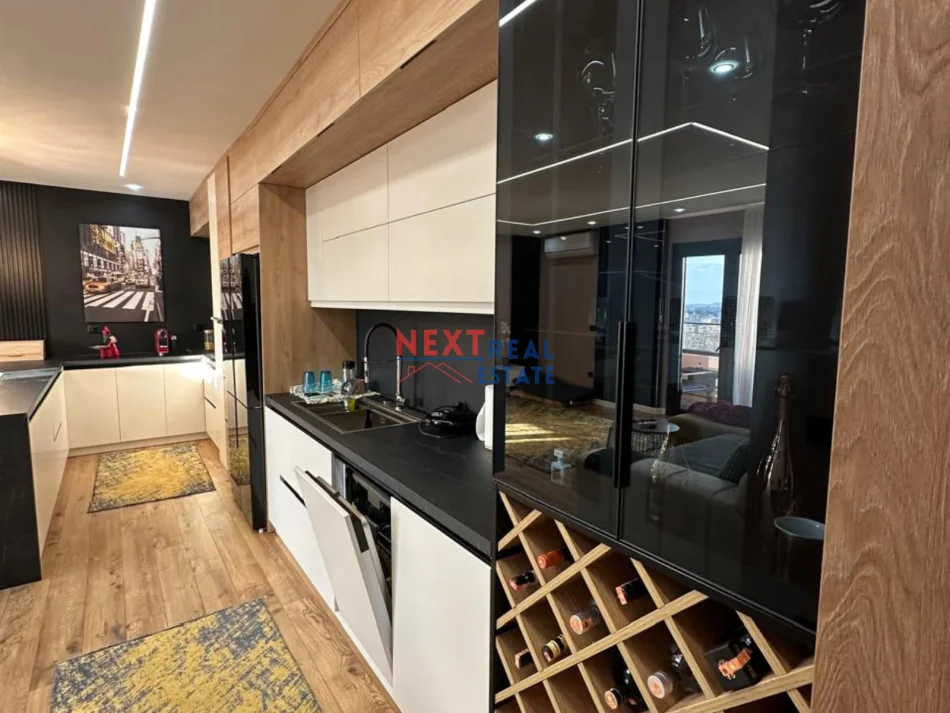 Vlore, shitet apartament 1+1+Aneks+Ballkon , 124 m² 250.000 € (TRANSBALLKANIKE)