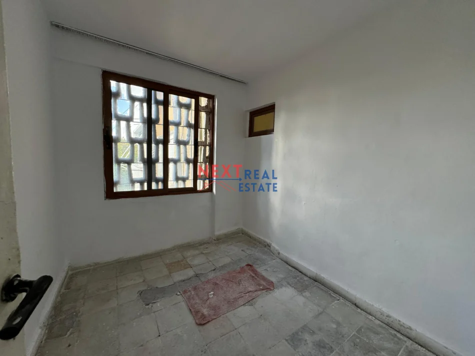 Vlore, shitet apartament 1+1+Ballkon , 73 m² 45.000 € (RRUGA E RE)