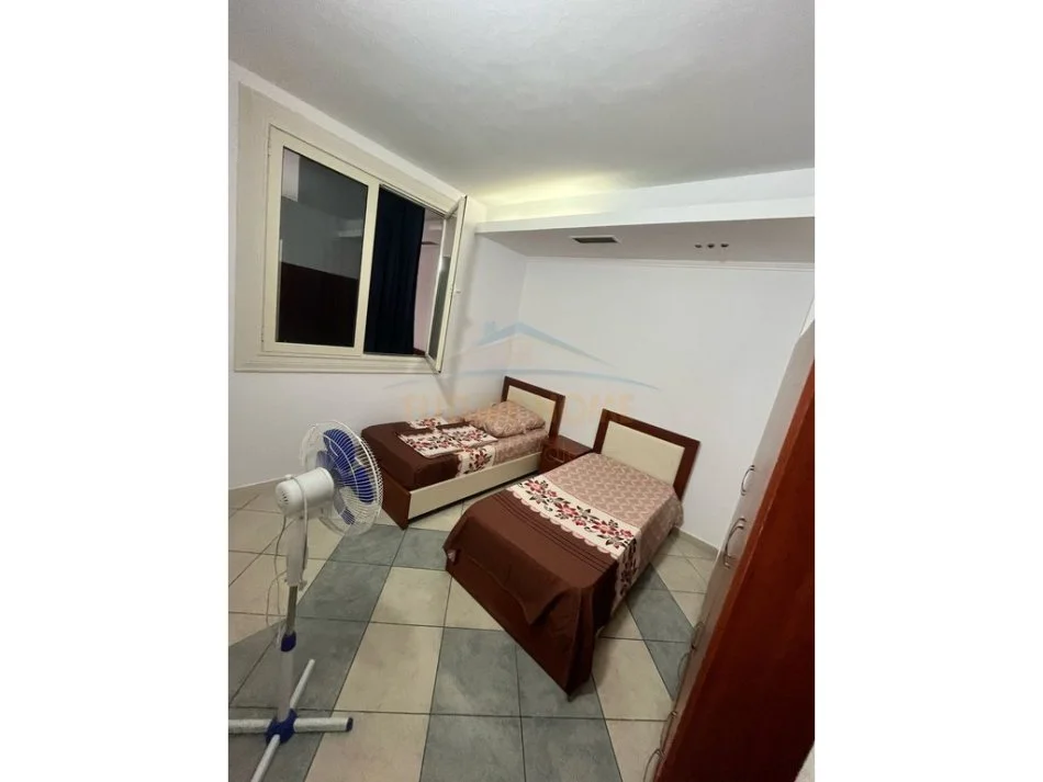 Durres Plazh, jepet me qera apartament 2+1 Kati 1, 80 m² 400 € (Plazh Iliria , Durres)