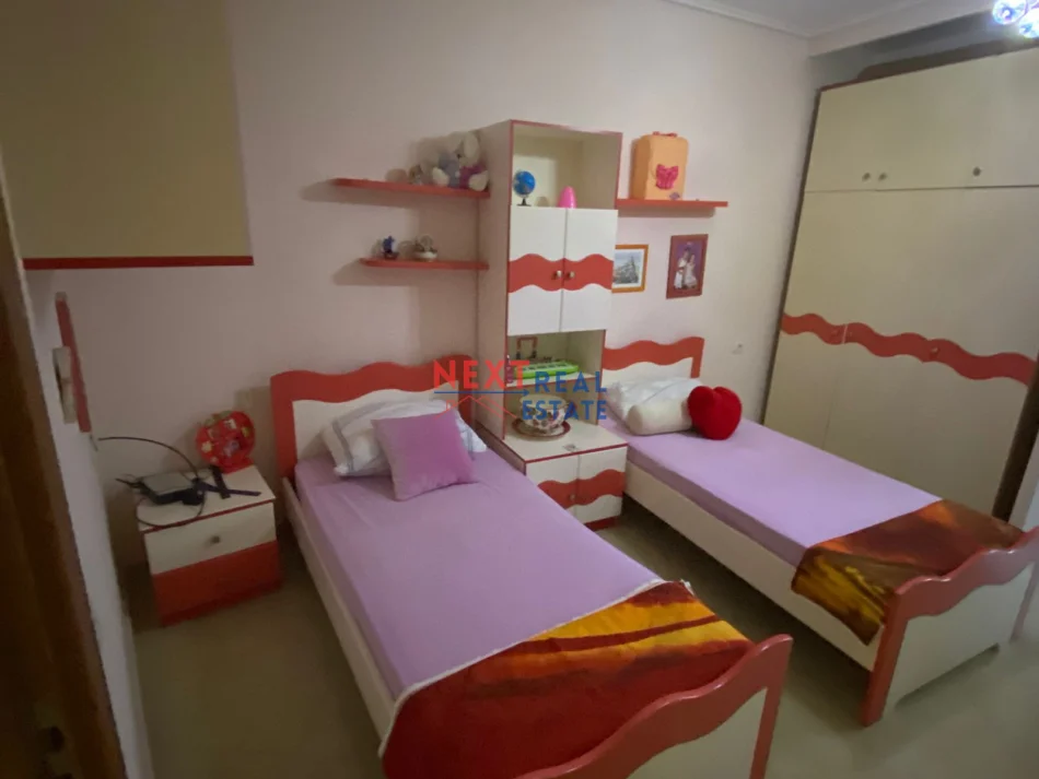 Vlore, jepet me qera apartament 2+1+Ballkon , 96 m² 350 € (SHKOLLA ALI DEMI VLORE)