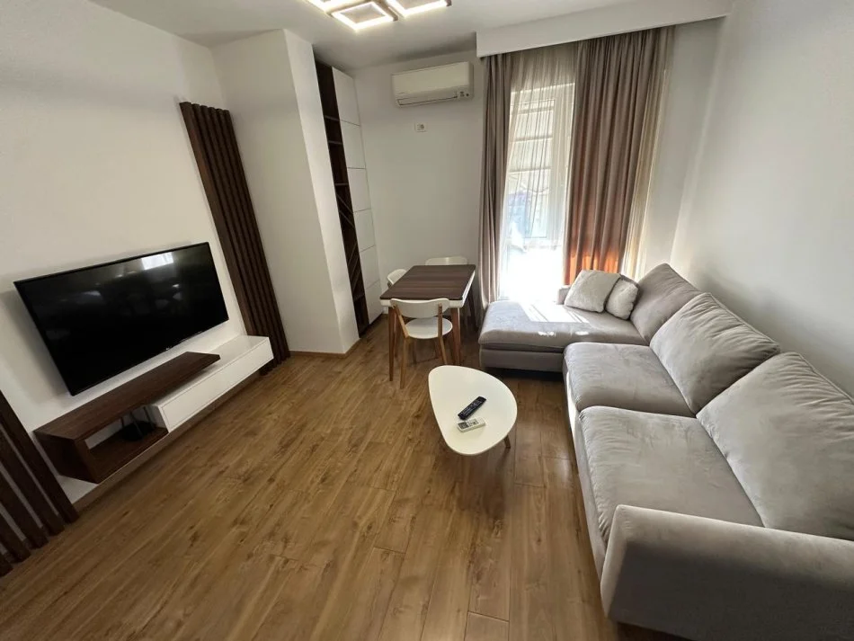 Tirane, shitet apartament 1+1 Kati 7, 60 m² 115.000 € (ISH FUSHA AVIACIONIT)