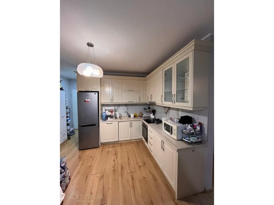 Tirane, jepet me qera apartament 2+1 Kati 4, 750 € 