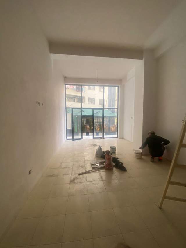 Tirane, jepet me qera dyqan Kati 0, 52 m² 35.000 Leke (Rruga Teodor Keko)