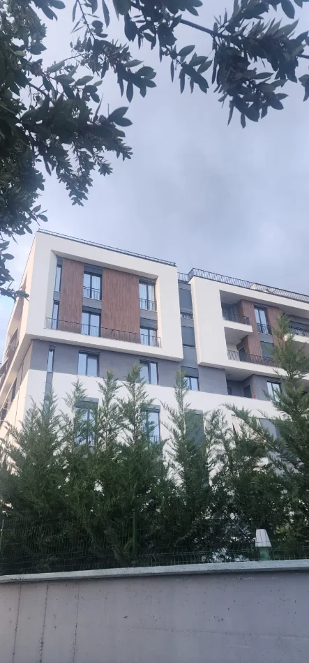 Tirane, shes apartament 2+1+Aneks+Ballkon Kati 1, 115 m² 160.000 € (Rr. Ali Shefqeti)