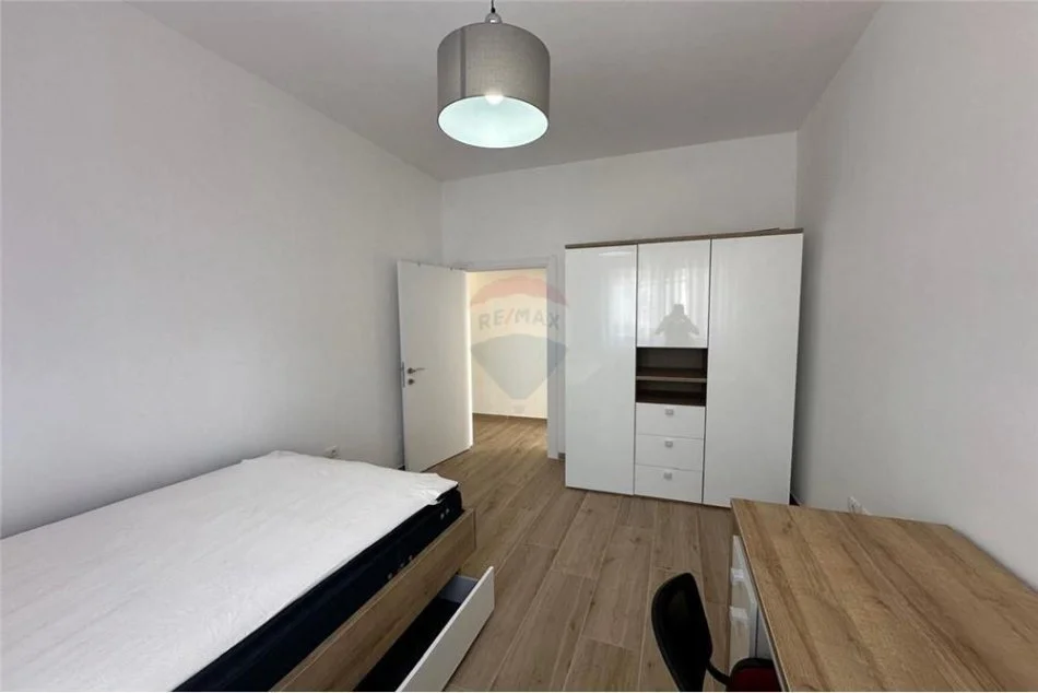 Tirane, jepet me qera apartament 3+1+Ballkon Kati 2, 122 m² 750 € (Rezidenca Kodra e Diellit)