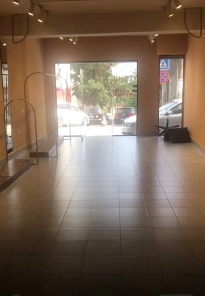 Tirane, jap me qera ambjent biznesi Kati 0, 60 m² 400 € (Rruga Budi, Qyteti Studenti)