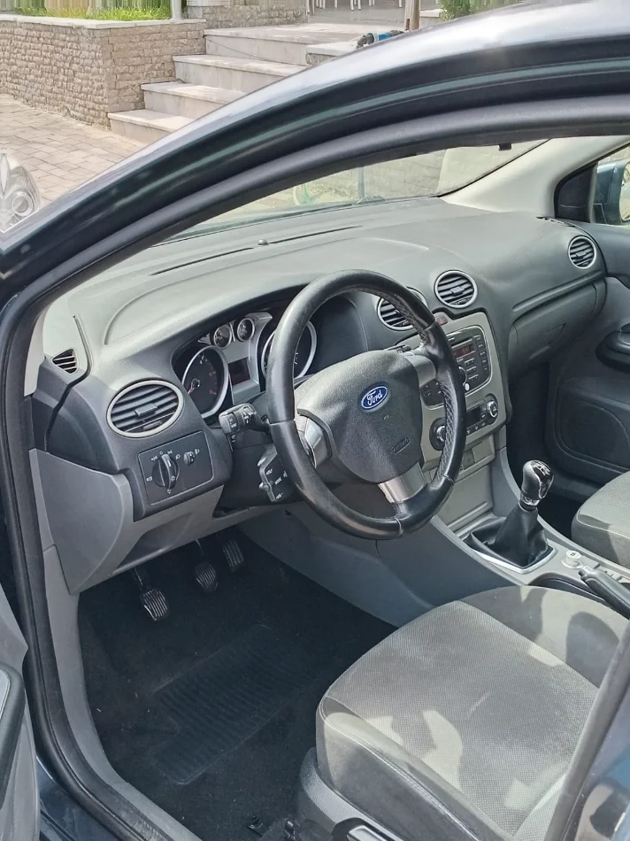 Tirane, shitet makine Ford Focus 2010 Nafte, gri e erret manuale Kondicioner 165.000 km 3.000 €