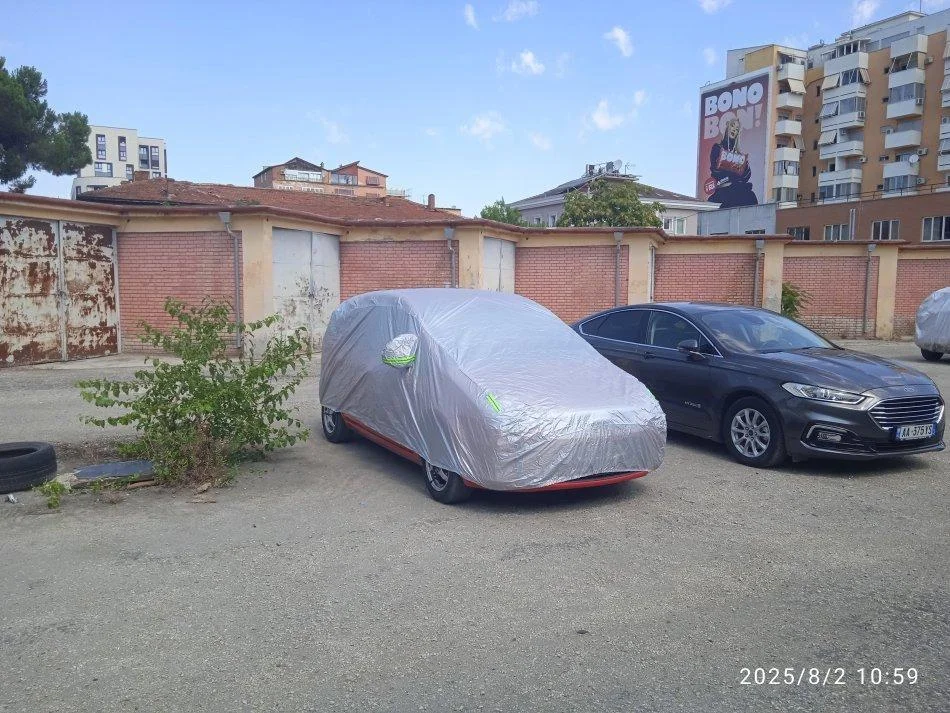 Tirane, shes makine Ford C-Max Automatike Benzin/Gaz viti 2009 Benzin+Gaz, e kuqe automatik Klima 196.820 km 4.3 milion lek€