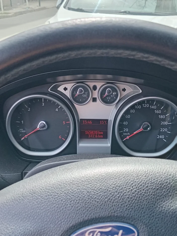 Tirane, shitet makine Ford Focus 2010 Nafte, gri e erret manuale Kondicioner 165.000 km 3.000 €