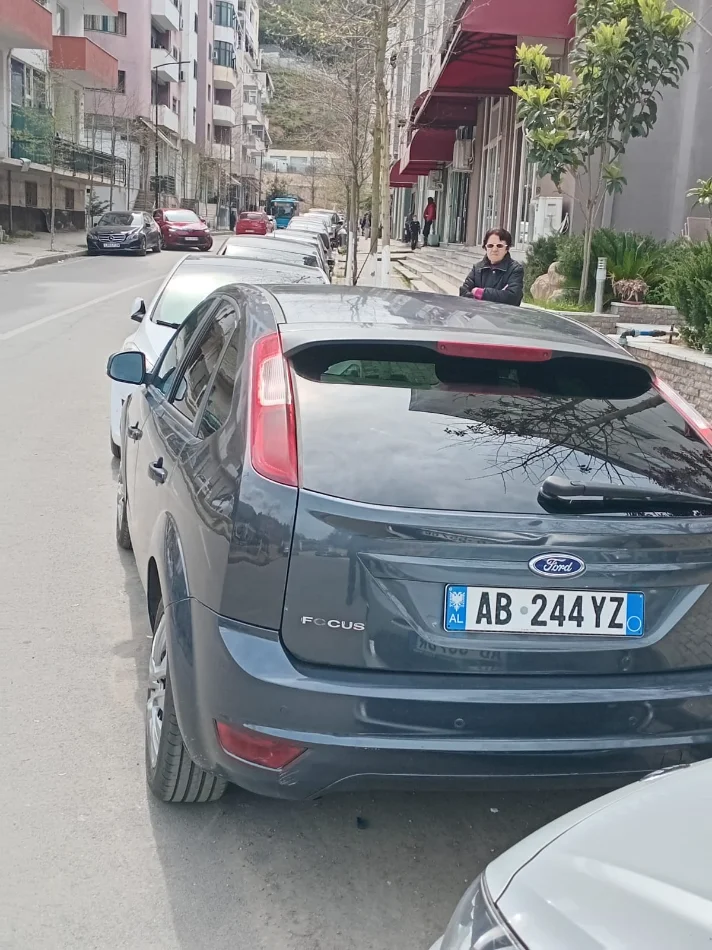 Tirane, shitet makine Ford Focus 2010 Nafte, gri e erret manuale Kondicioner 165.000 km 3.000 €