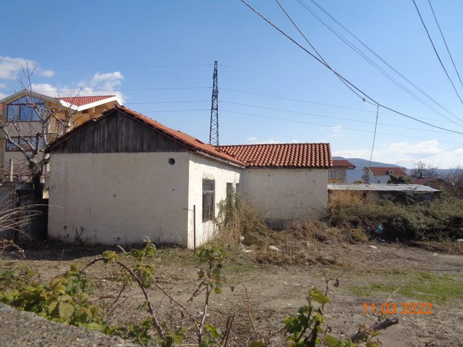 Lezhe - Ishull, Shitet Truall me siperfaqe 200 m² dhe Ndertese me siperfaqe 61 m², Cmimi Fillestar 3,300,000 Leke