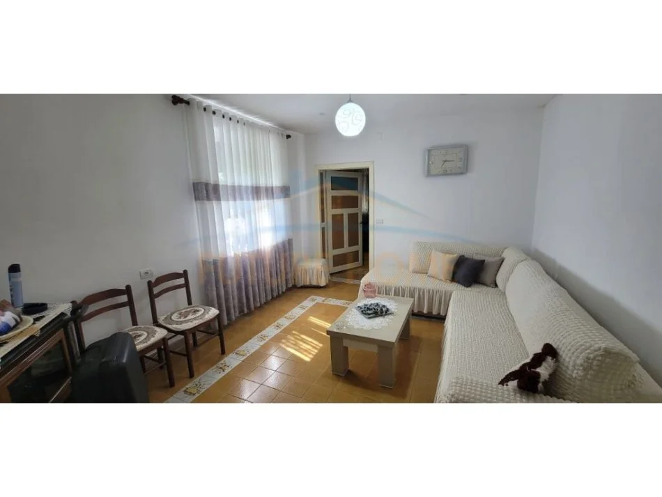 Korce, shitet shtepi 3+1 Kati 0, 67 m² 80.000 € (Sheqeras, Korçë)