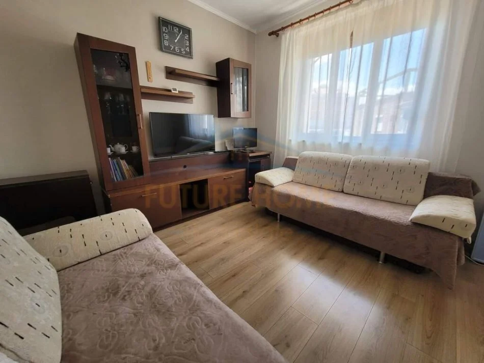 Korce, shitet apartament 1+1 Kati 4, 68 m² 45.000 € (Lagjia 8, Korçë)