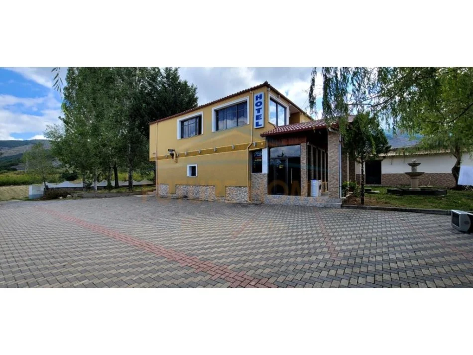 Korce, shitet hotel Kati 2, 370 m² 220.000 € (Km 4 Korçë - Bilisht)