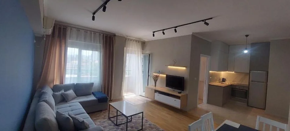 Tirane, jap me qera apartament 1+1+Ballkon Kati 5, 65 m² 620 € (AFER SELVISE)