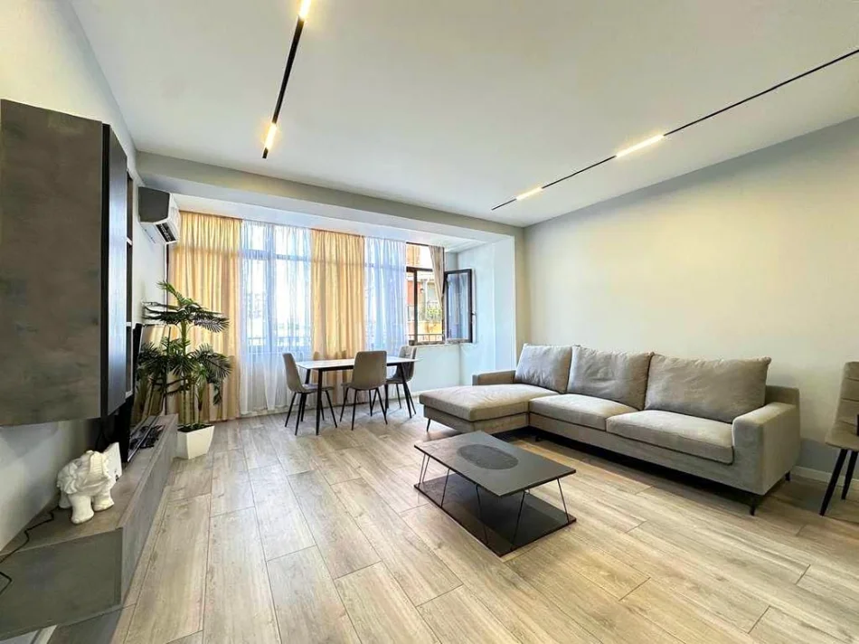 Tirane, shitet apartament 2+1 Kati 5, 108 m² 269.000 €