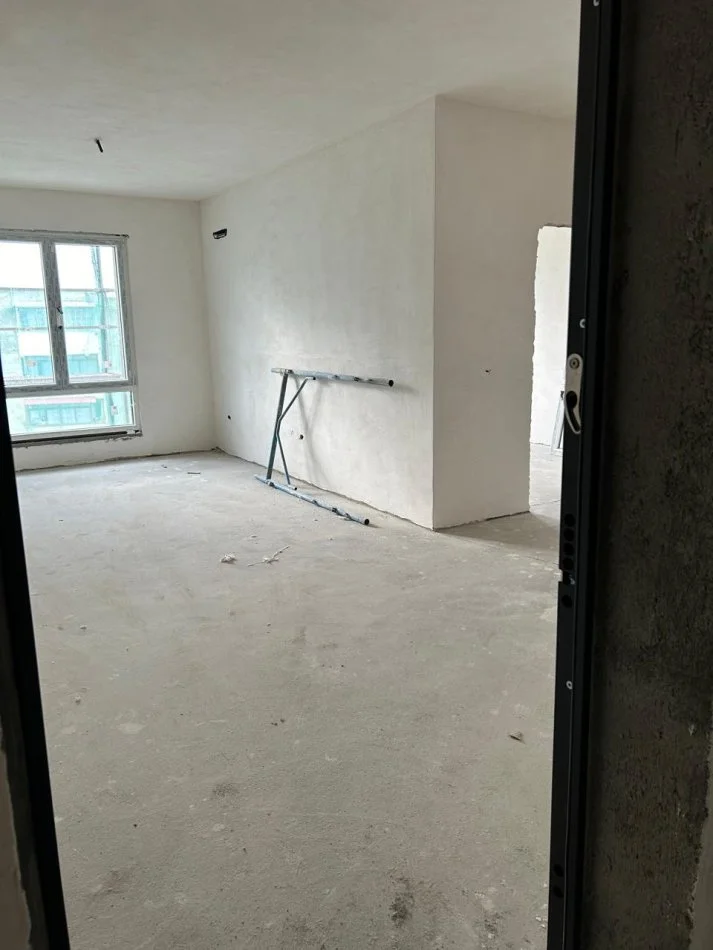 Tirane, shitet apartament 1+1 Kati 4, 65 m² (Vorri i Bomit,afer oxhakut)