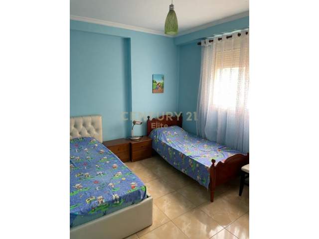 Tirane, jepet me qera apartament 2+1+BLK Kati 5, 110 m² 500 Euro (Don Bosco)