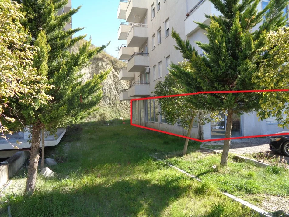 Durrës, Shitet Njësi me sipërfaqe 227.66 m2, Çmimi fillestar 21,418,320 Lekë