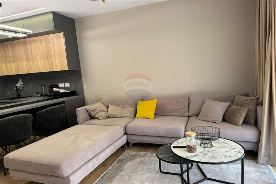 Tirane, shitet apartament 2+1+Aneks+Ballkon Kati 3, 104 m² 220.000 € (Kopshti Zoologjik, Selite)